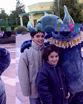 Atonio y Blas Glvez Villalobos en Disney Paris