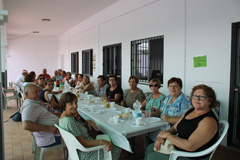 Deporte clausura los cursos de natacin con un desayuno