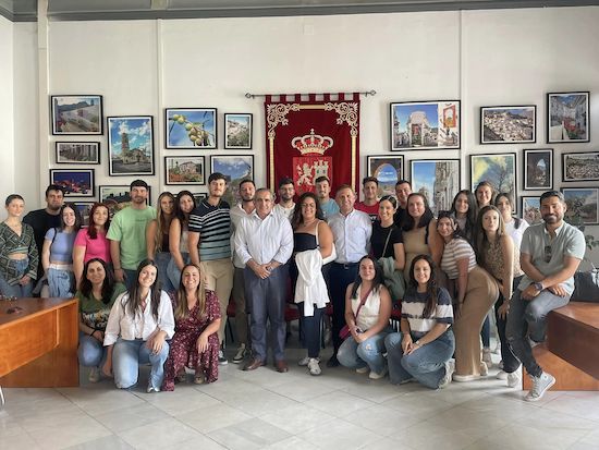 El alcalde recibe a un grupo de universitarios del curso de Gestin Pblica