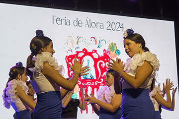lora disfruta de un fantstico jueves de feria