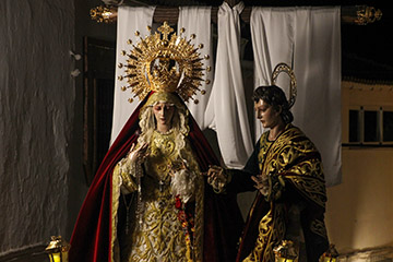 Cientos de devotos acompaan a la Virgen del Amor y San Juan Evangelista