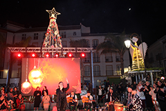 lora da la bienvenida a la Navidad