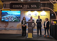 lora promociona su Castillo rabe en FITUR
